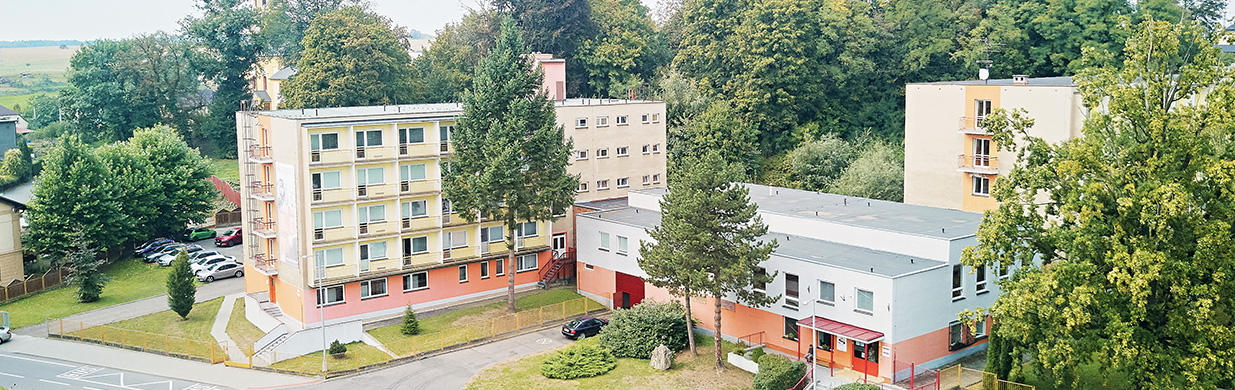 HSŠilheřovice - pohled na školu